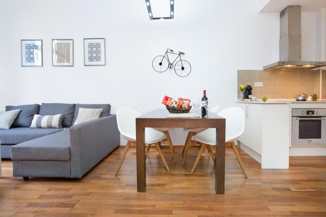 Stay U-Nique Apartments Balmes Barcelona Luaran gambar